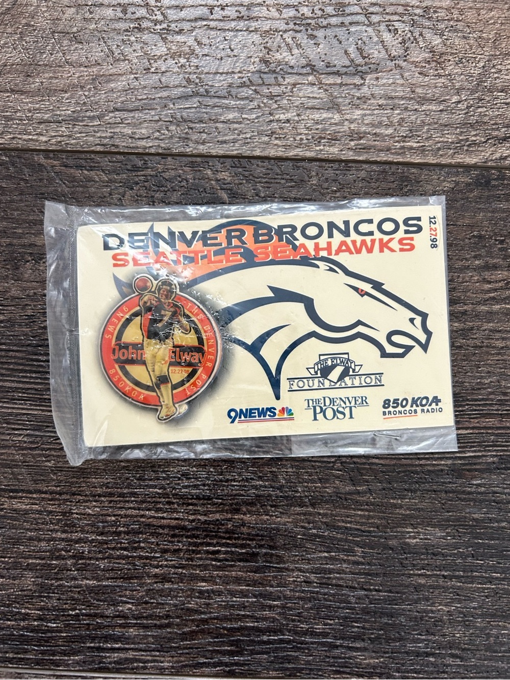 Cool Collectible John Elway Denver Broncos 1998 Game Post NFL Lapel Hat Pin